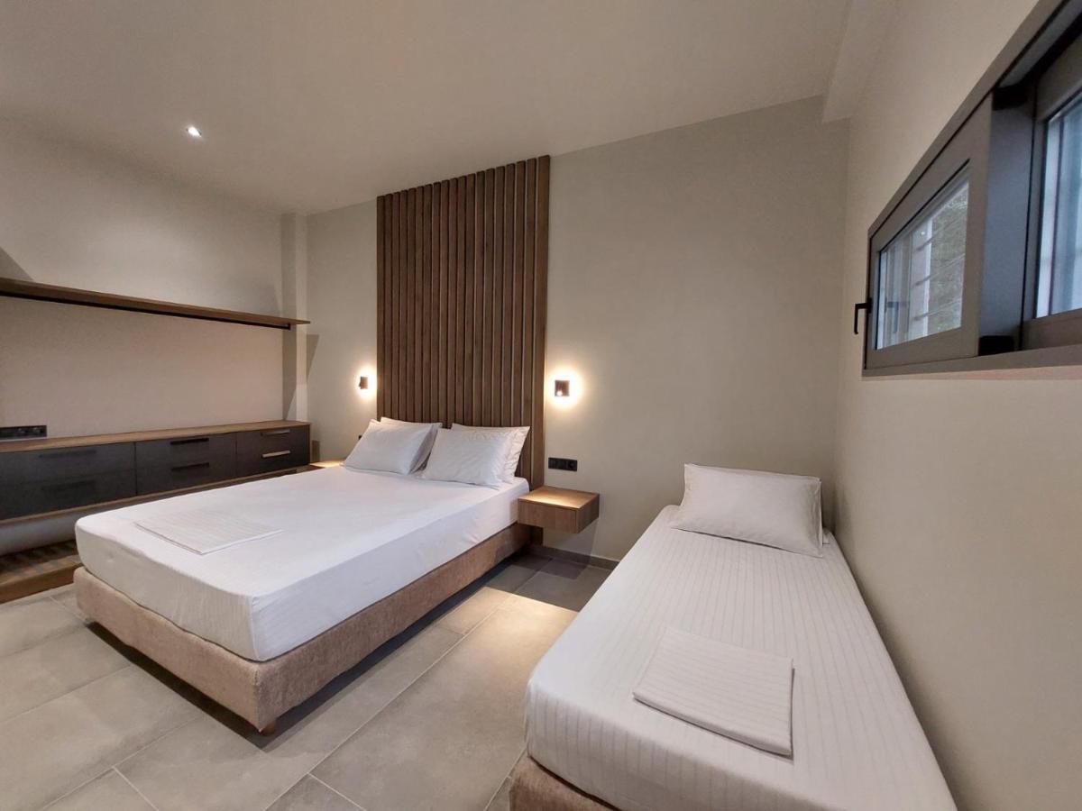 Rea'S Luxury Apartments Stoupa Bagian luar foto