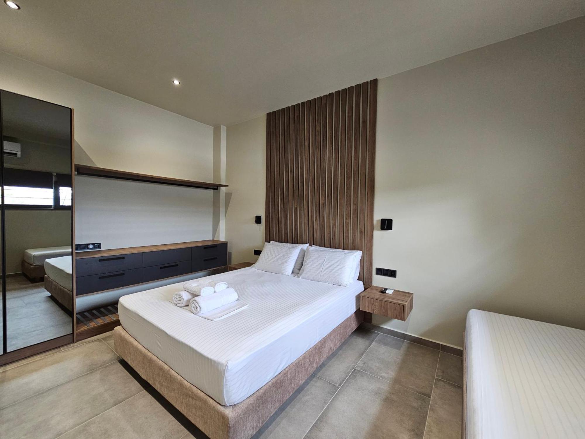 Rea'S Luxury Apartments Stoupa Bagian luar foto