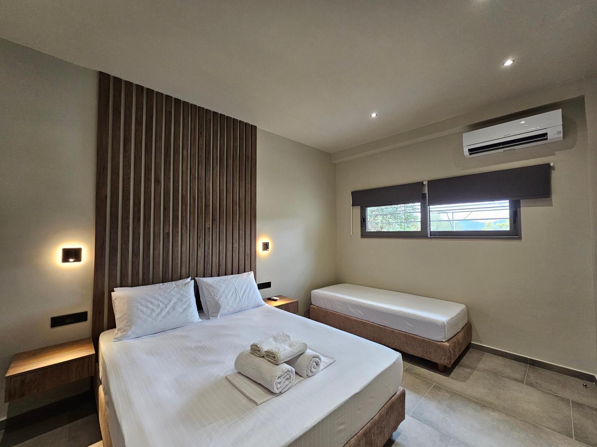 Rea'S Luxury Apartments Stoupa Bagian luar foto