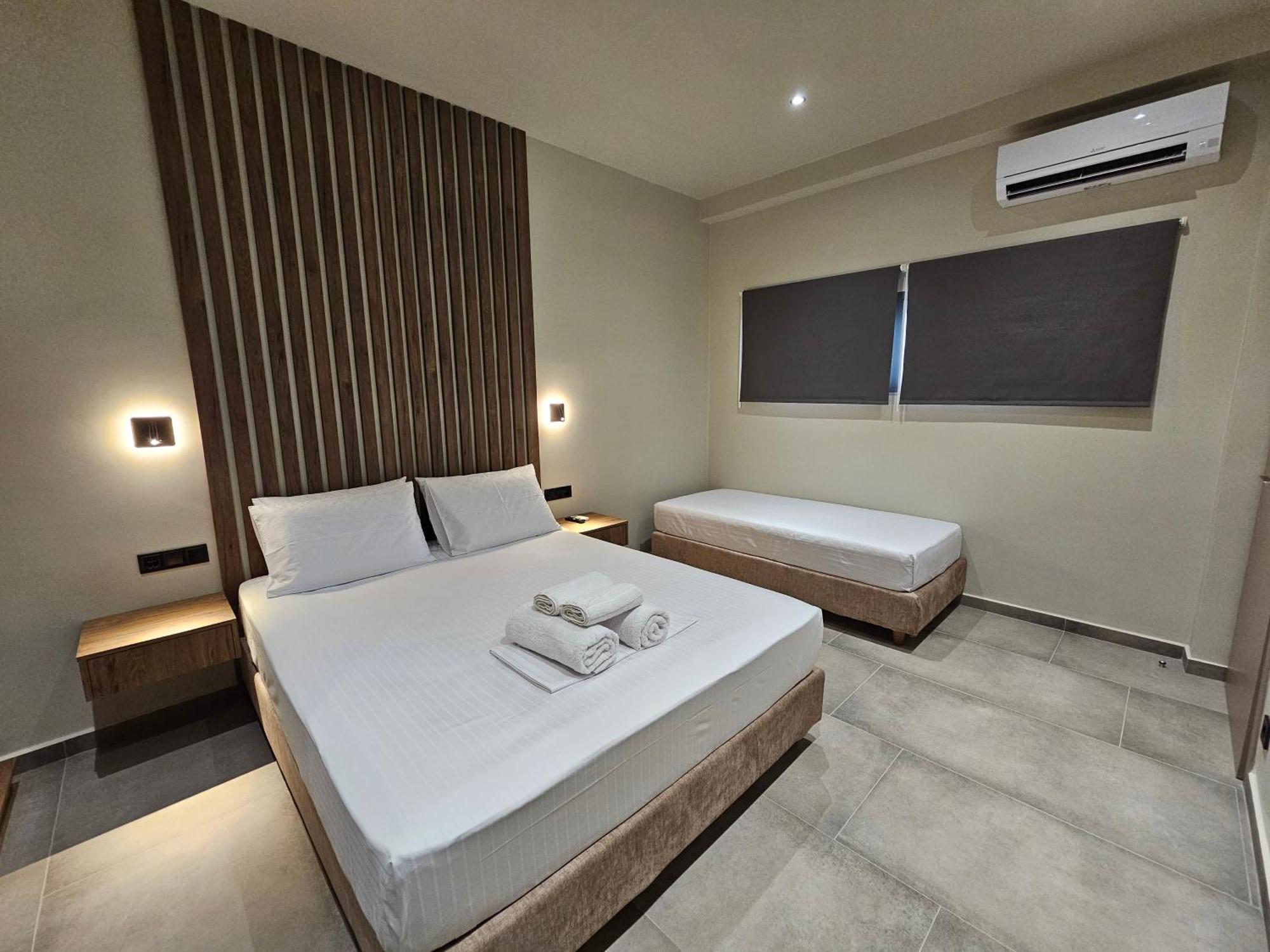 Rea'S Luxury Apartments Stoupa Bagian luar foto