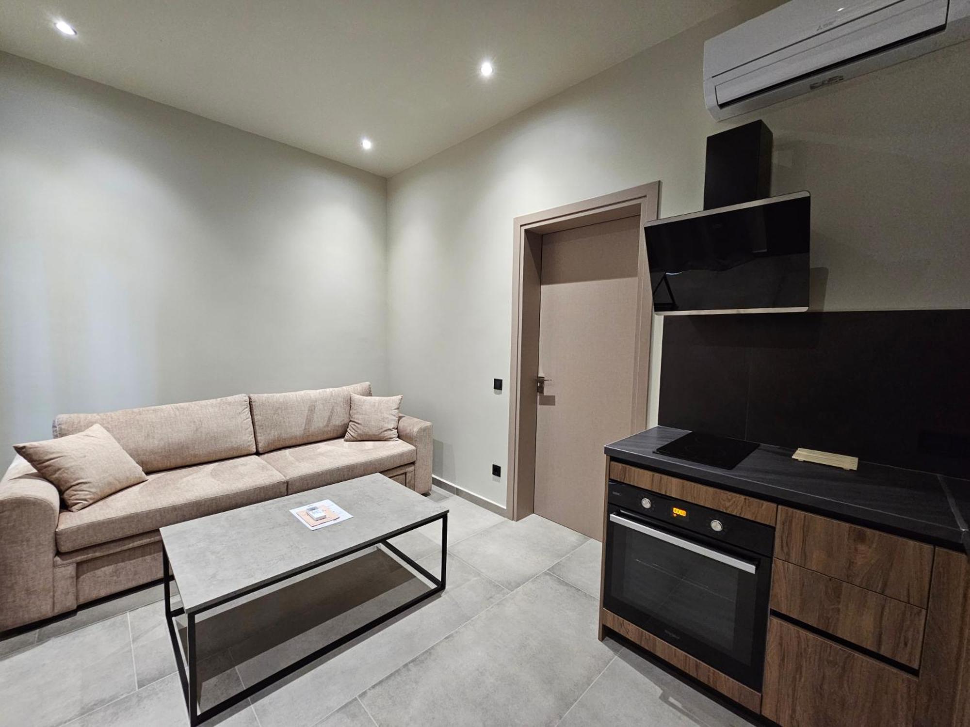 Rea'S Luxury Apartments Stoupa Bagian luar foto