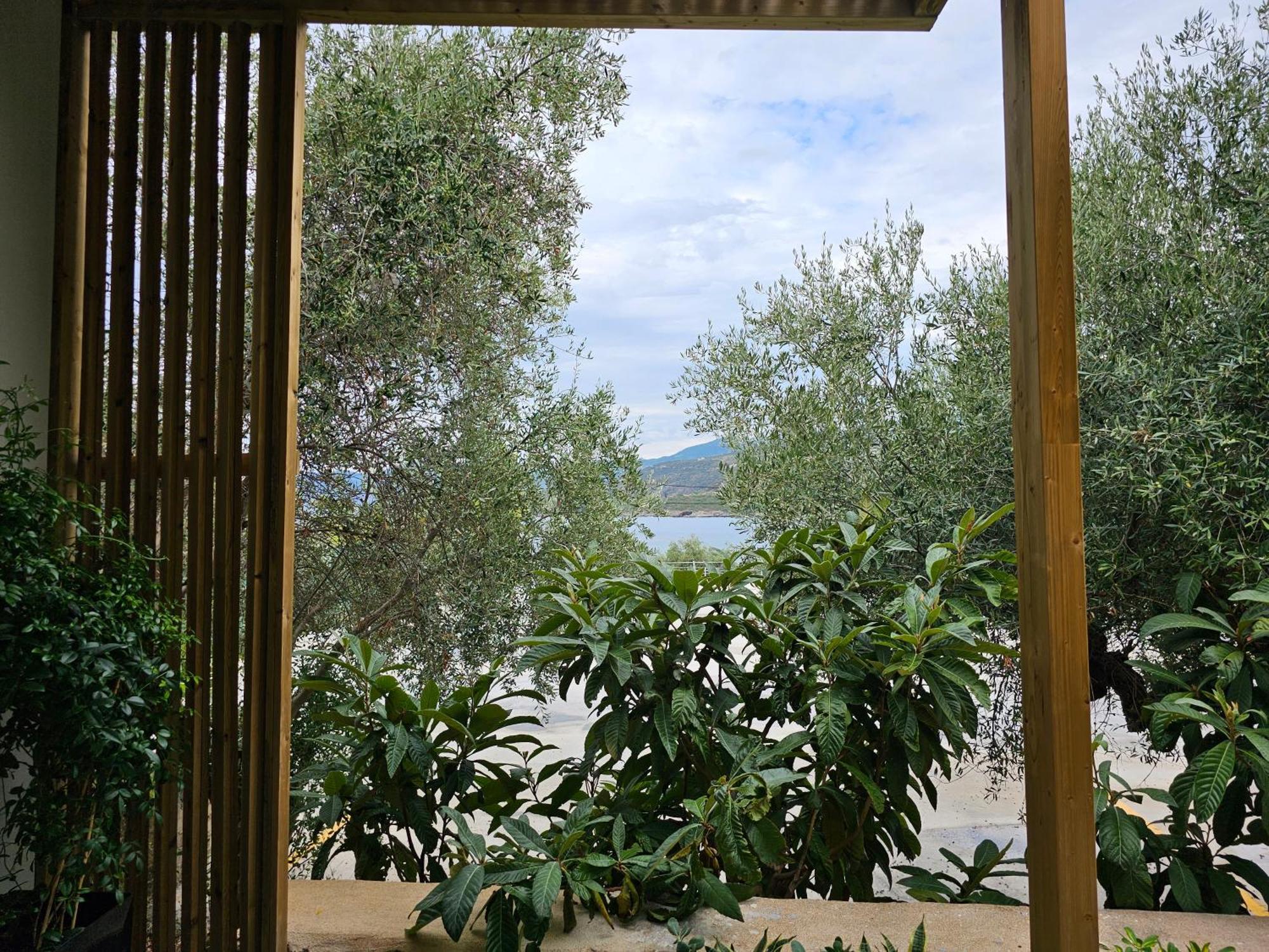 Rea'S Luxury Apartments Stoupa Bagian luar foto