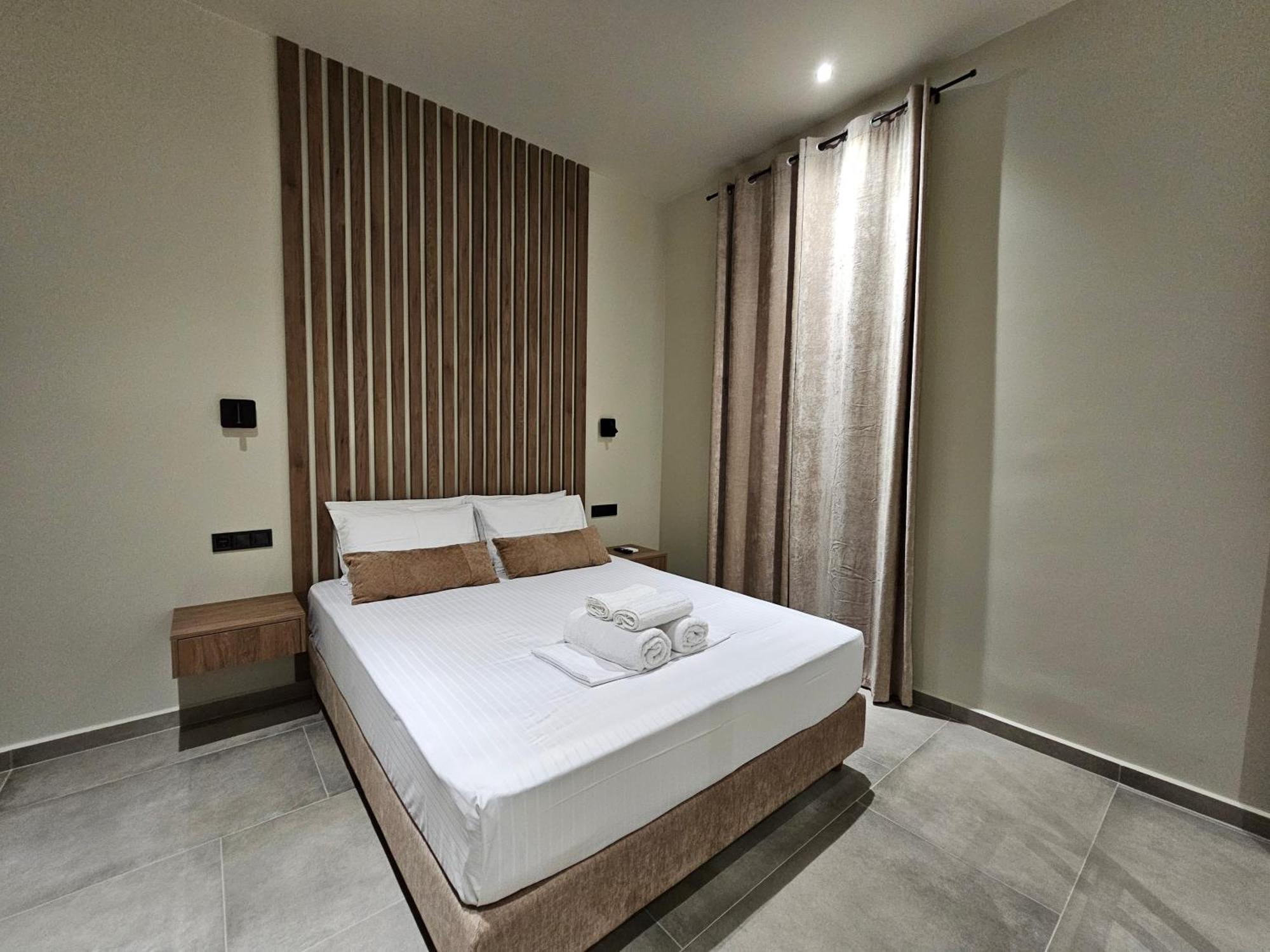 Rea'S Luxury Apartments Stoupa Bagian luar foto