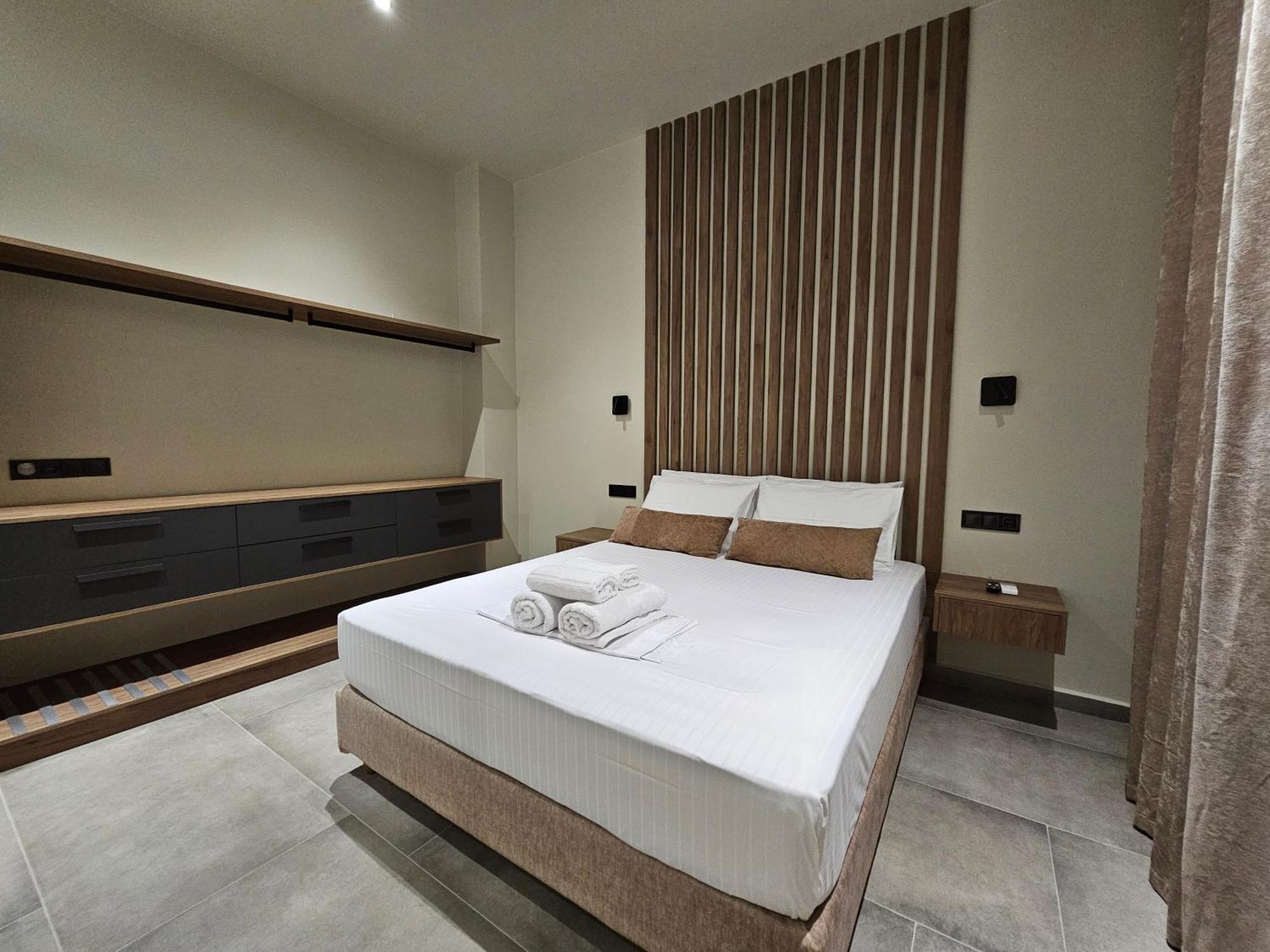 Rea'S Luxury Apartments Stoupa Bagian luar foto