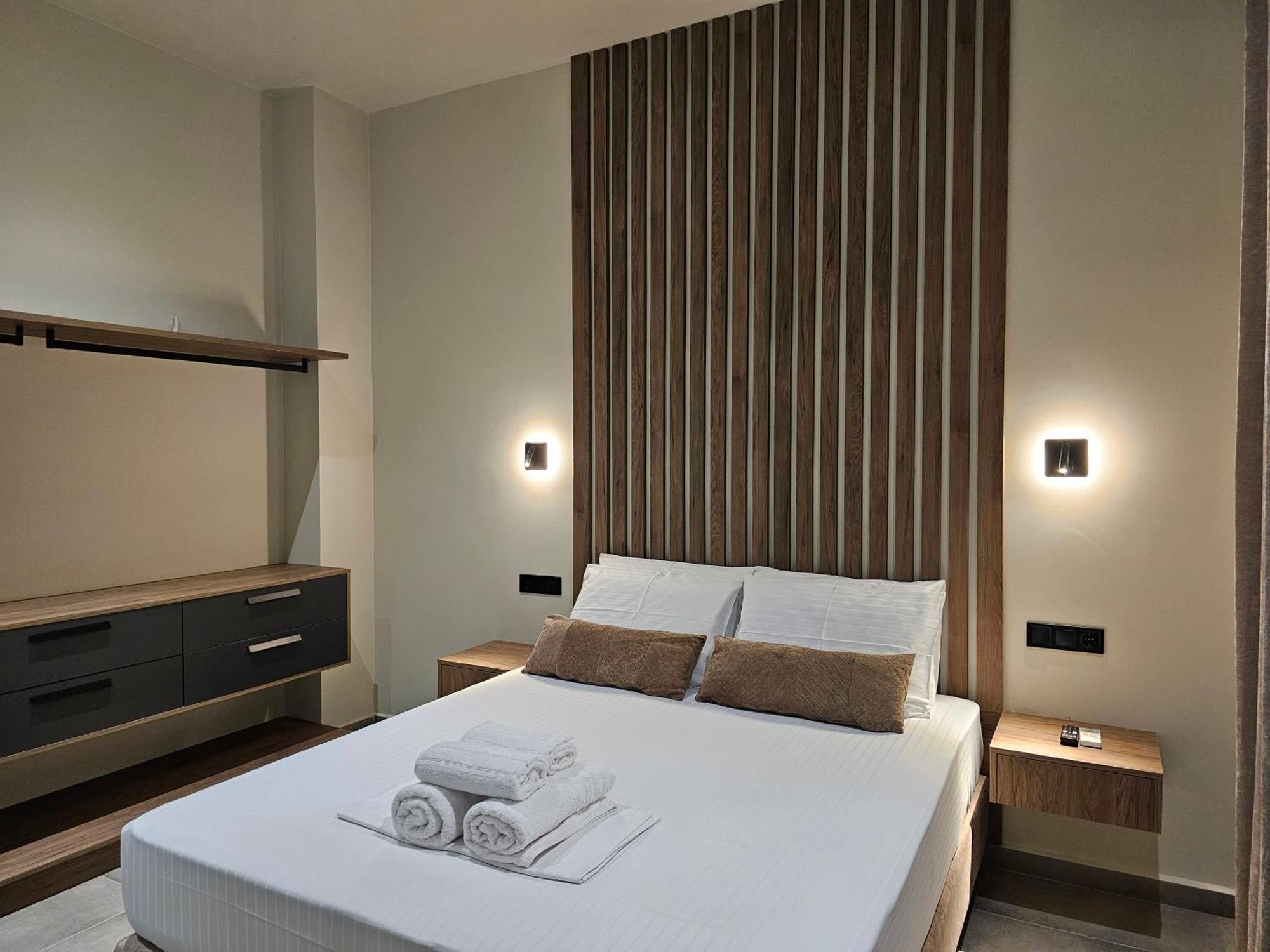 Rea'S Luxury Apartments Stoupa Bagian luar foto