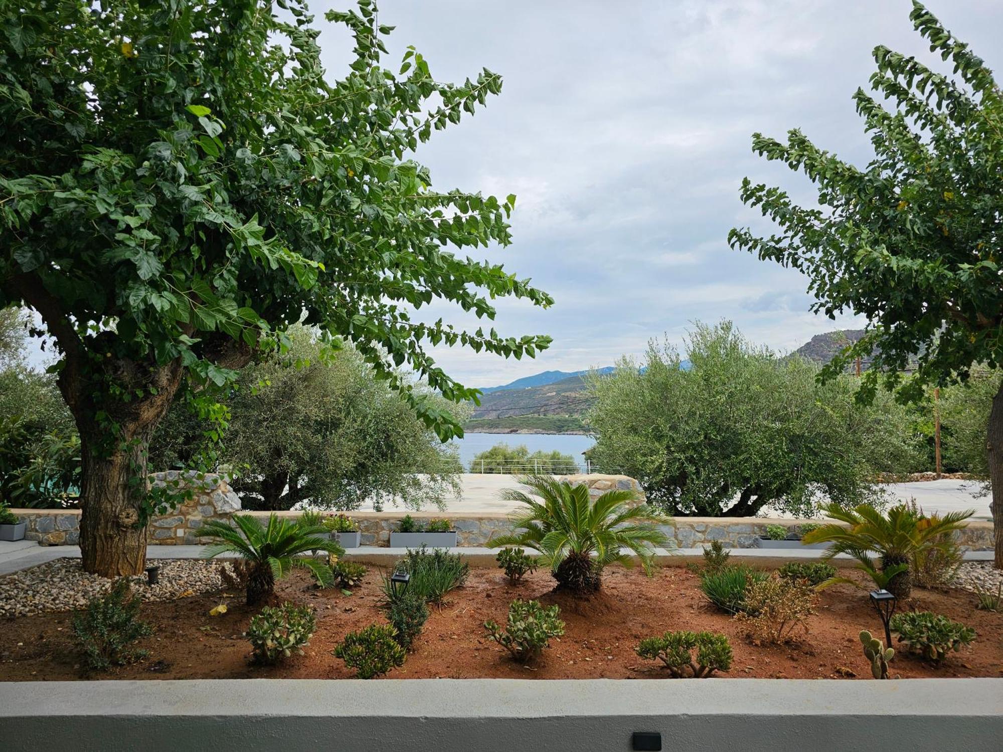 Rea'S Luxury Apartments Stoupa Bagian luar foto