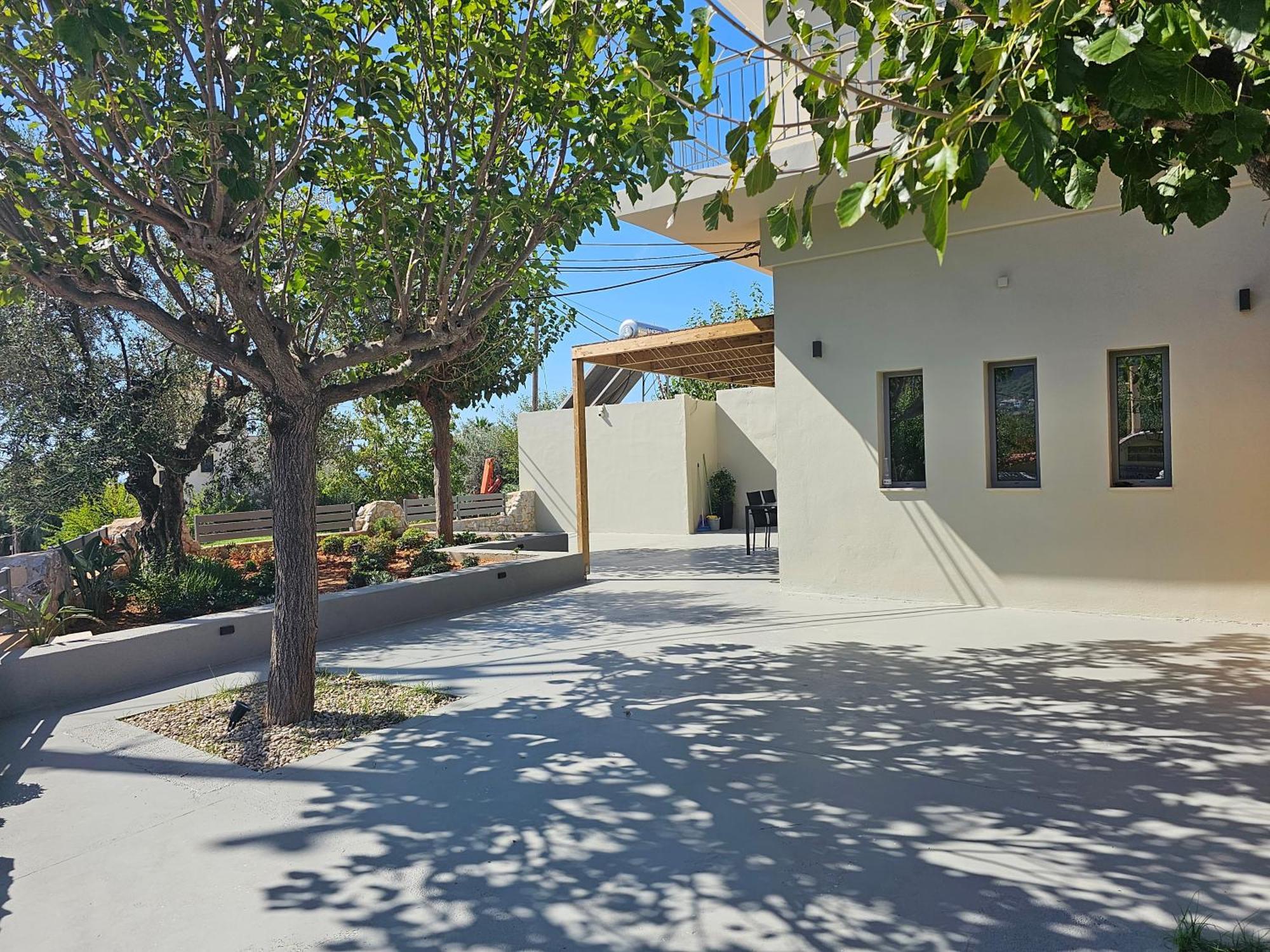 Rea'S Luxury Apartments Stoupa Bagian luar foto